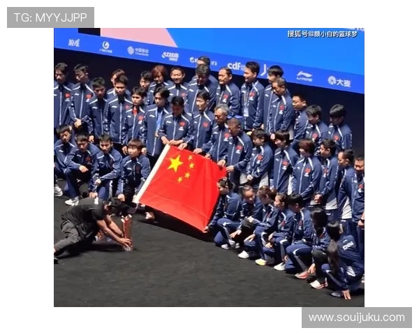 王皓夺冠合影C位成焦点 与王楚钦互动甜翻全场